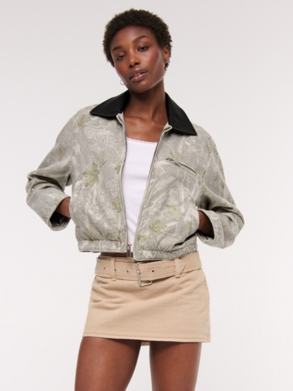 Abercrombie & Fitch Cropped Light Camo Trucker Jacket - Picture 4 of 4
